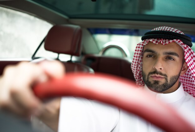 Easy Renewal of UAE Driving License: Everything You Need to Know

